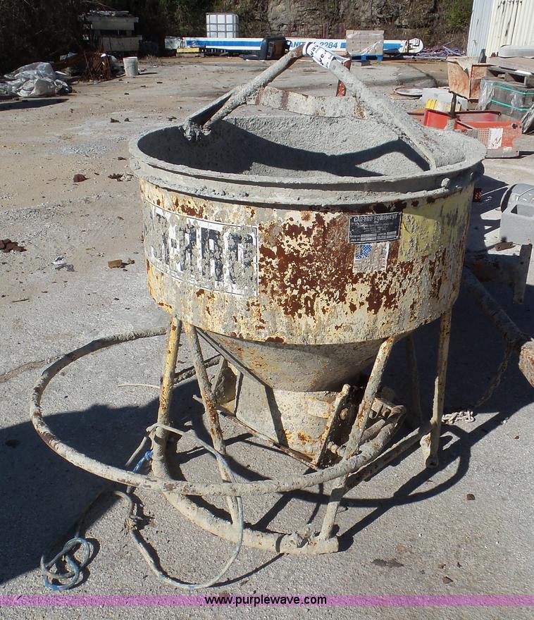 Gar-Bro concrete dump bucket - J8375