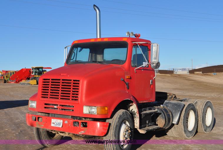 1991 International 8100 semi truck - G7127