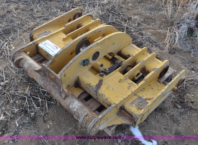 Caterpillar 928G quick attach - G7160