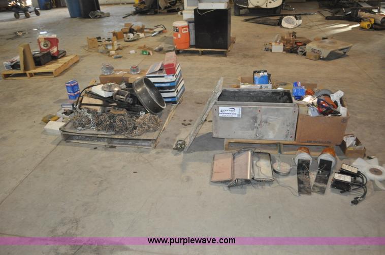 Assorted automotive parts - G7225