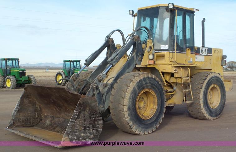 1996 Caterpillar IT28F wheel loader - J8305