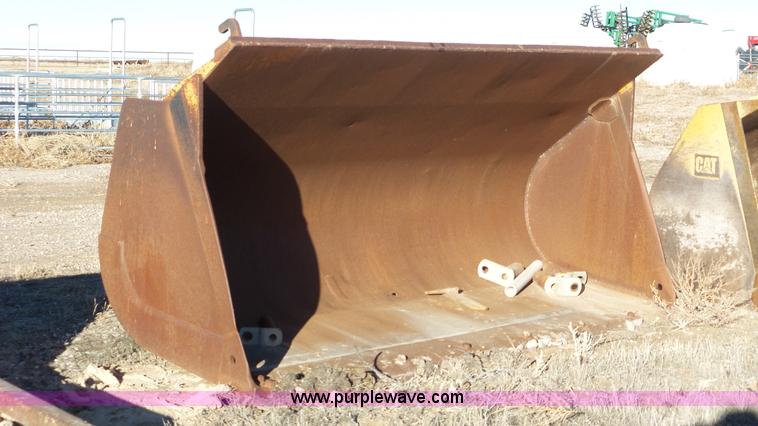Wheel loader bucket - J8339