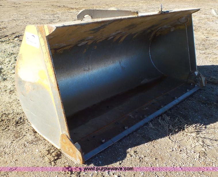 Wheel loader bucket - J8344