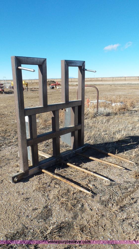 Wheel loader bale spear - J8350