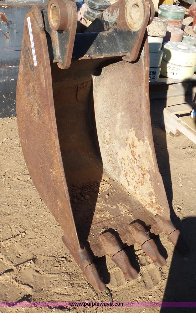 Caterpillar backhoe bucket - BN9279