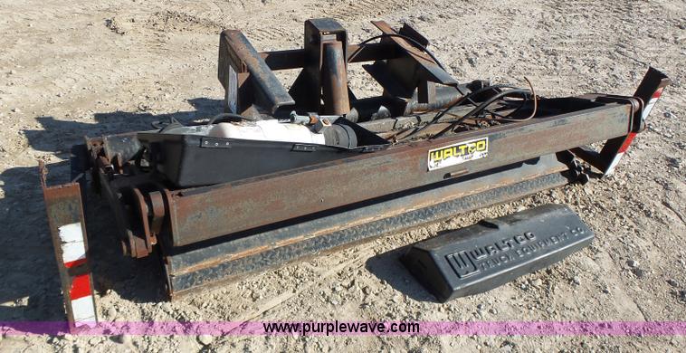 1998 Waltco 202PT Tommy lift gate - L7112