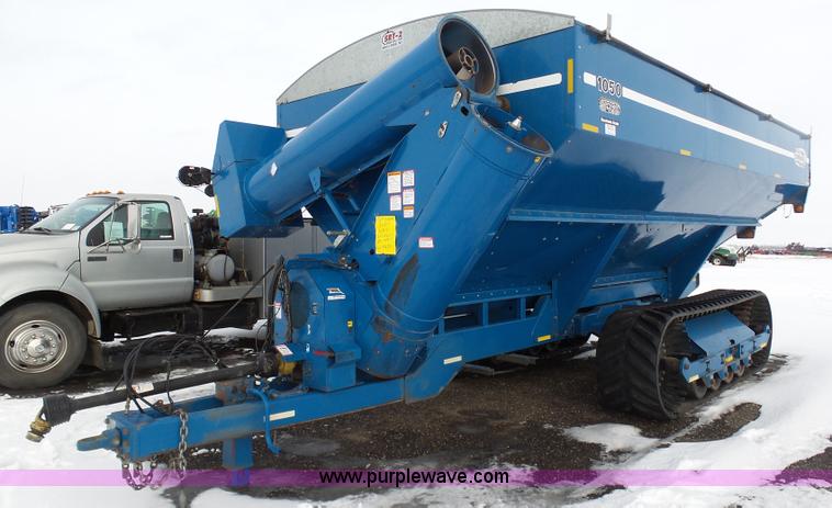 2004 Kinze 1050 grain cart - BH9435