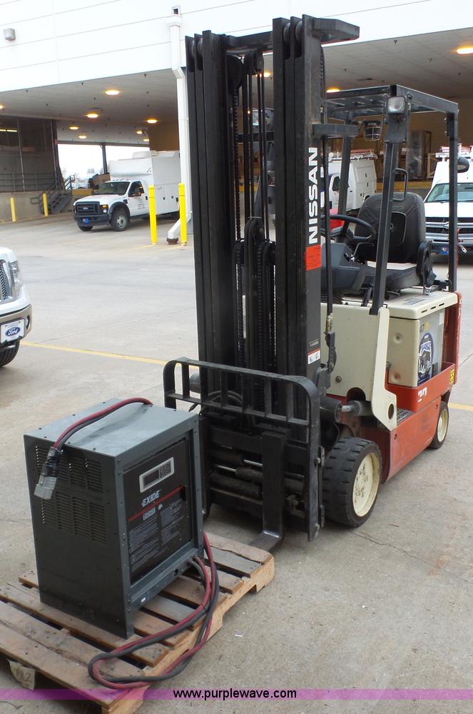 Nissan 30 forklift - BN9668