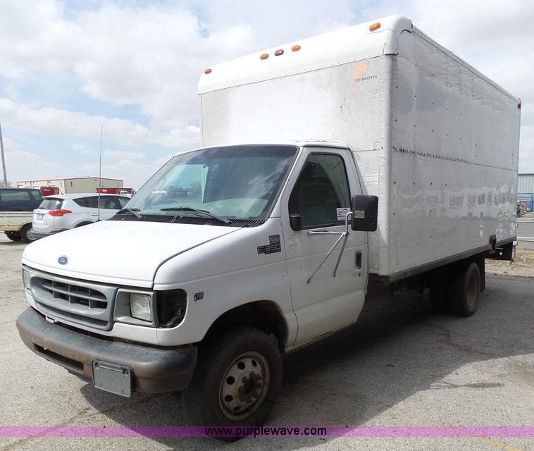 2001 Ford F350 Super Duty box truck - J6165