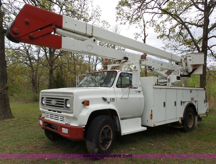 1988 Chevrolet C70 bucket truck - L6327
