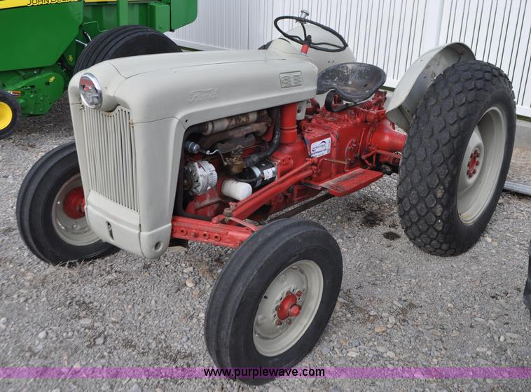 1955 Ford 640 tractor - G7365