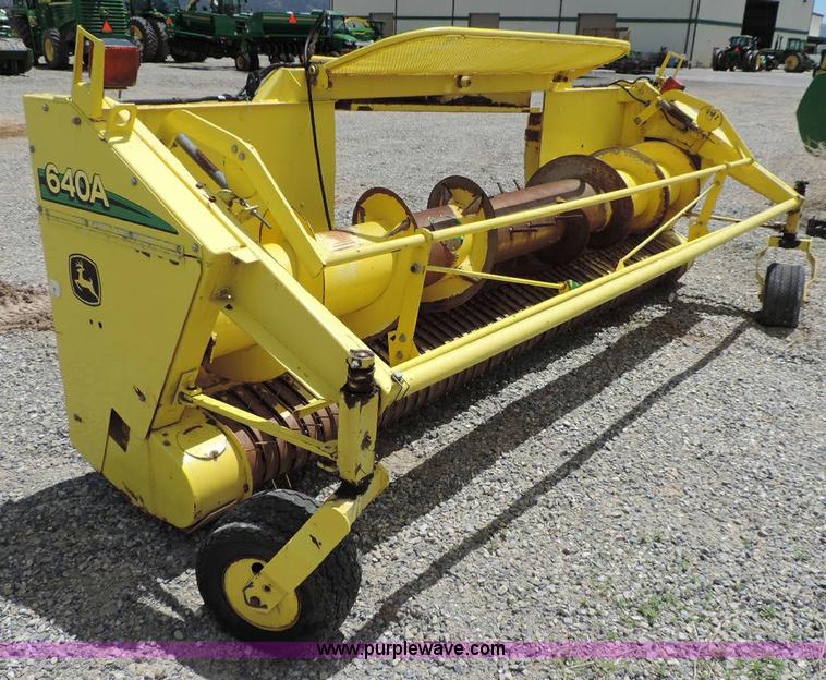 2003 John Deere 640A pickup head - G7399