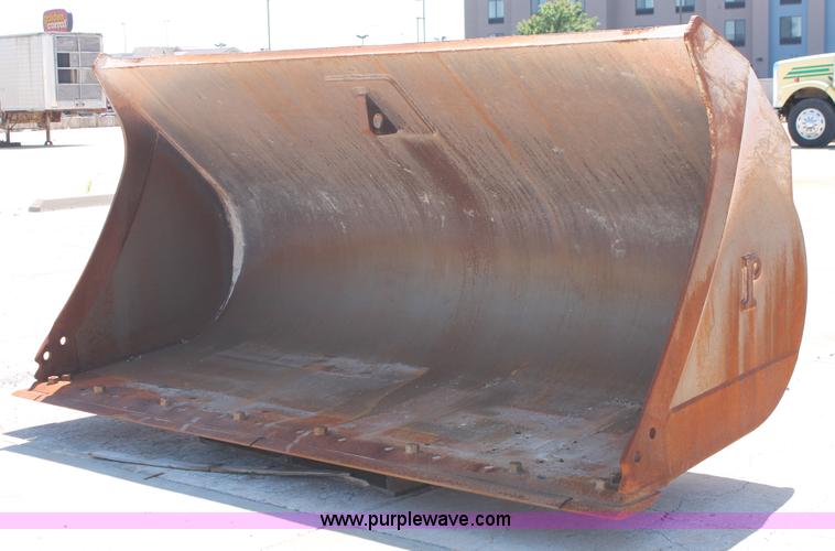 Pemberton 6218 loader bucket - K8801