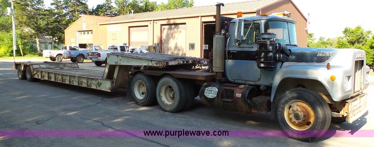1981 Mack R686ST semi truck with equipment trailer - K5498