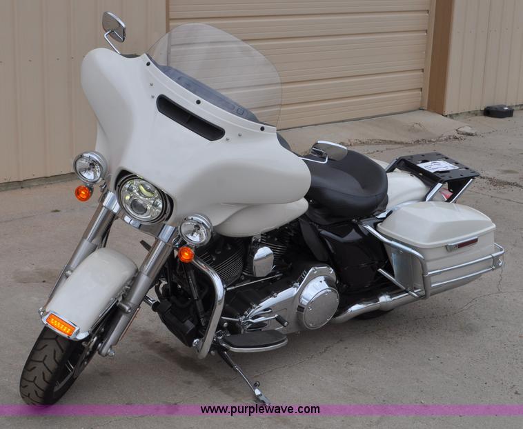 2014 Harley Davidson FLHTP Electra-glide Police motorcycle - G7409