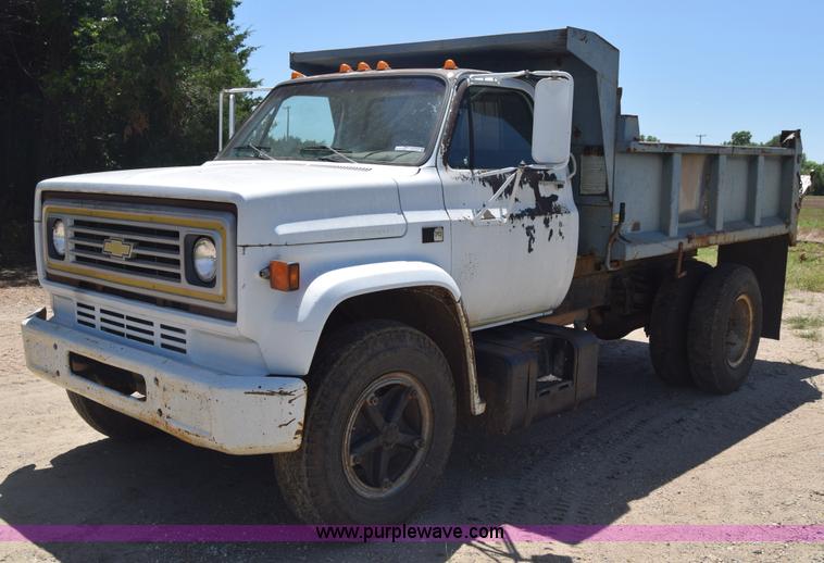 1989 Chevrolet 70 dump truck - CB9165