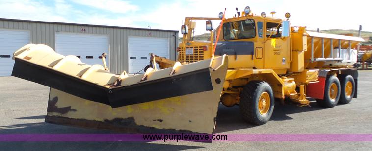 1987 Oshkosh P25261 dump truck - DA2769