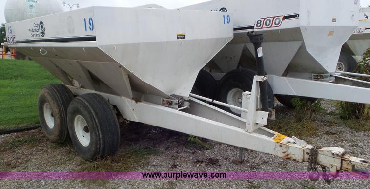 2005 Willmar 600 spreader - CC9974