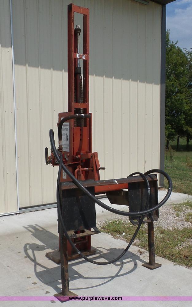 Shaver HD10 skid steer post driver - AG9453