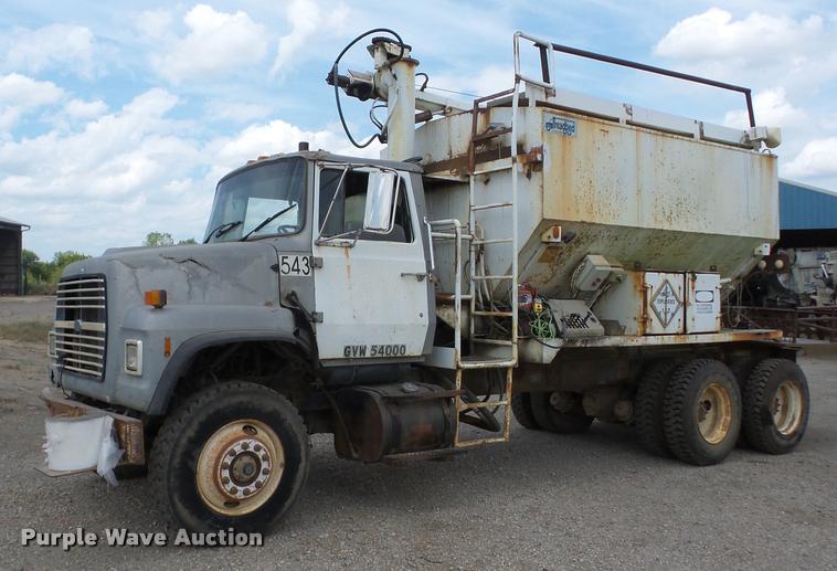 1997 Ford LNT8000 ANFO bulk handling truck - AG9454