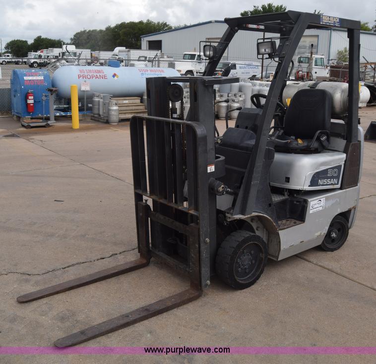 Nissan 30 forklift - K2775