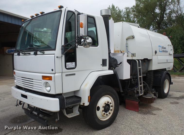 2002 Sterling SC8000 Cargo Allianz Johnston street sweeper truck - K3525