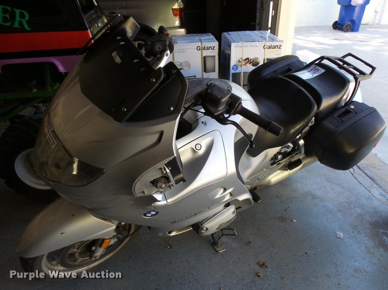 2004 BMW R1150RT motorcycle - L2714