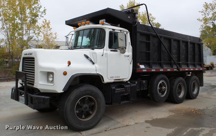 1999 Mack DM690S dump truck - DA2921
