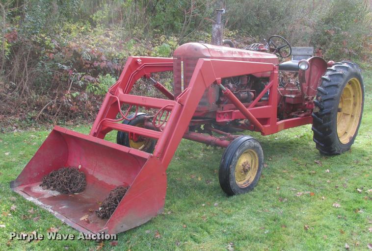 1953 Massey-Harris 33 tractor - K6231