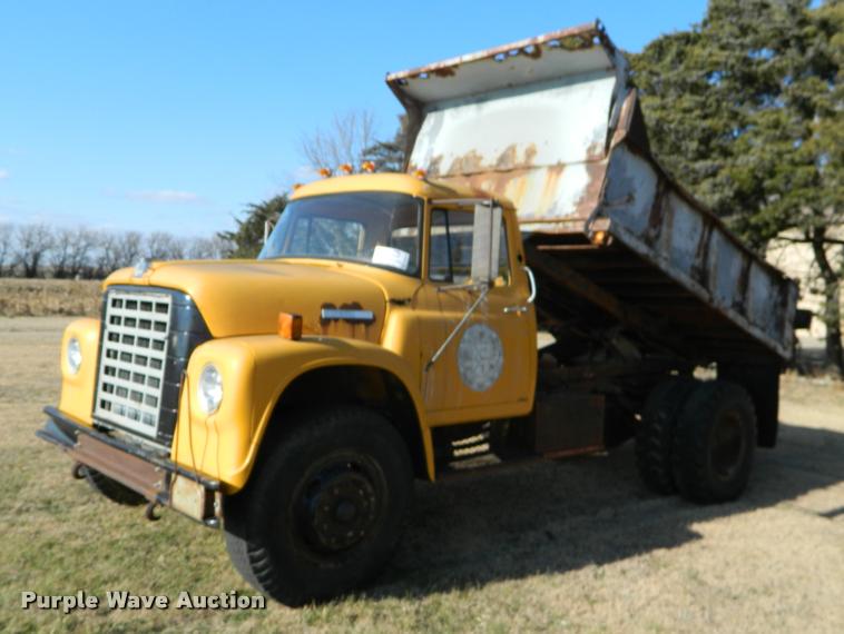1977 International Loadstar 1700 dump truck - DA5071