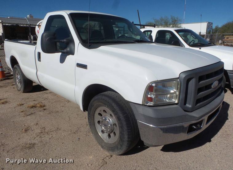 2005 Ford F250 Super Duty pickup truck - DA5108