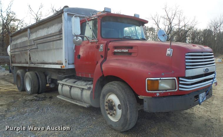 1995 Ford LTL9000 dump truck - K5539