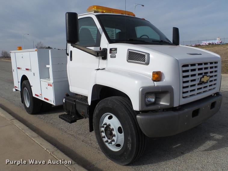 2005 Chevrolet C7500 service truck - L1748