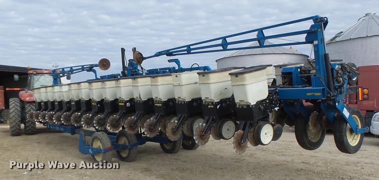Kinze 3600 split row planter - DB1279