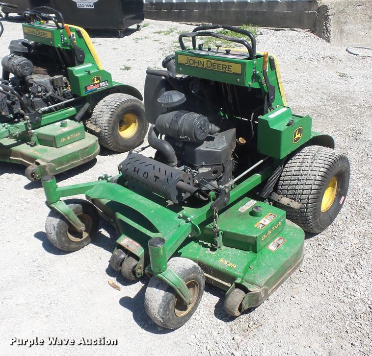 John Deere 652R ZTR lawn mower - DD9266
