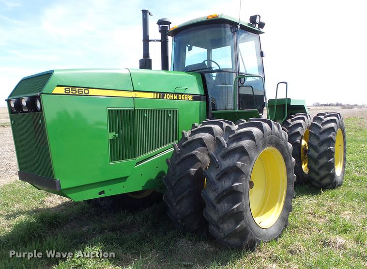 1992 John Deere 8560 4WD tractor - CB9966
