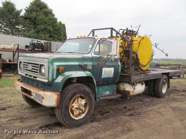 1975 Chevrolet C65 flatbed truck - K4798