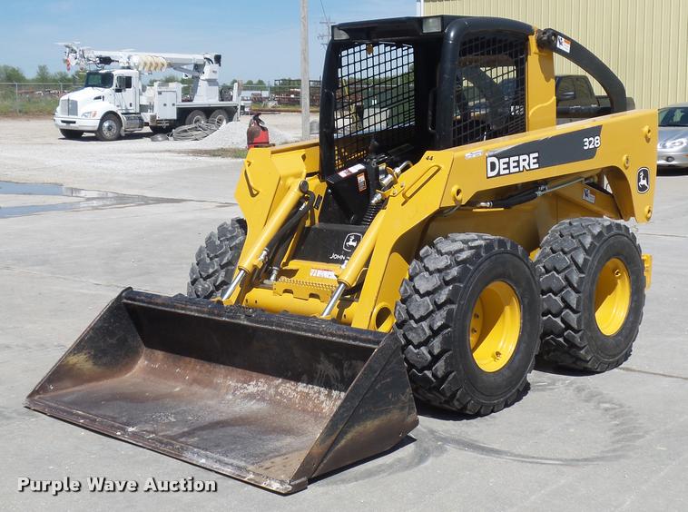 2007 John Deere 328 skid steer - DD9356