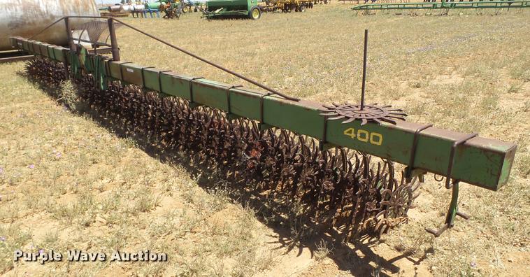 John Deere 400 rotary hoe - DL9214