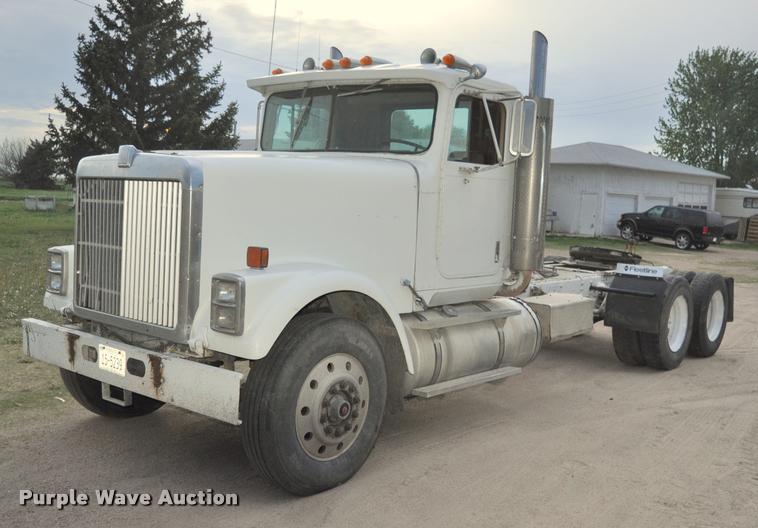1986 International F9370 semi truck - L5229