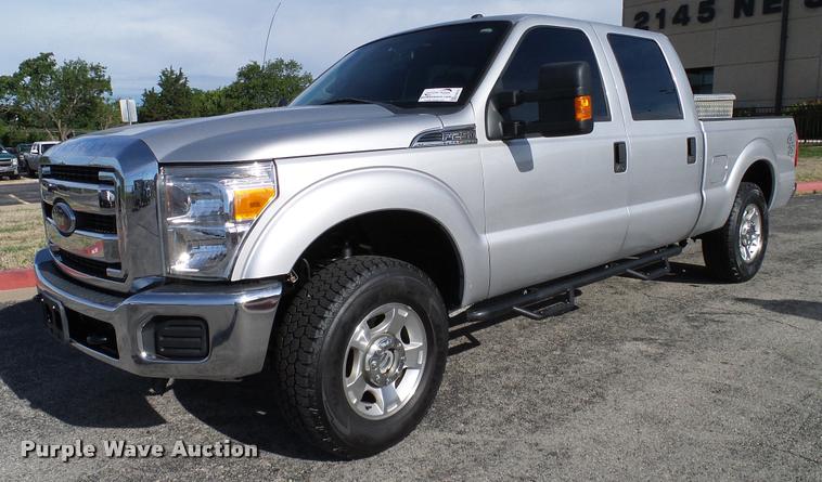 2015 Ford F250 Super Duty XLT Crew Cab pickup truck - DA6212