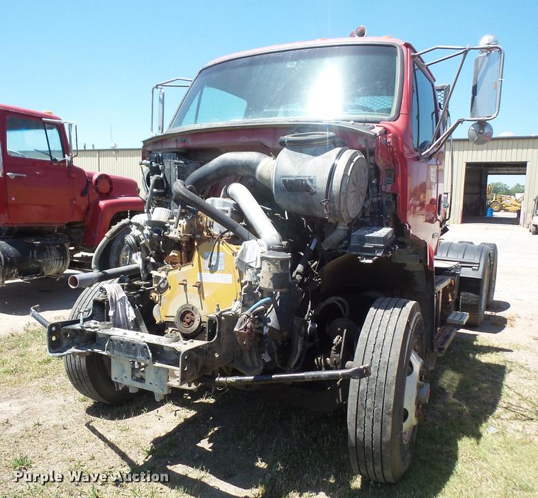 2001 Sterling L9500 semi truck - DA6429