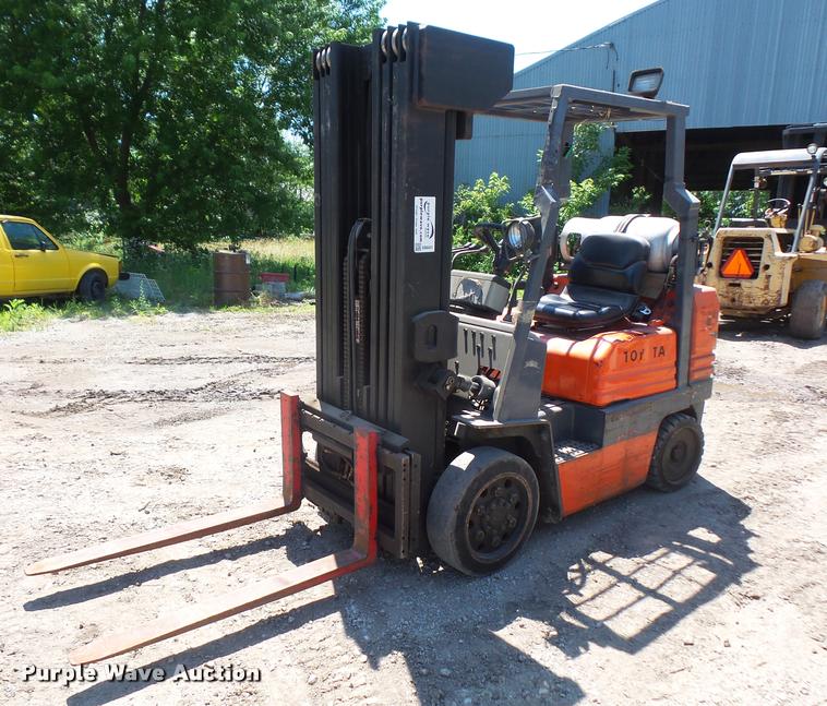 Toyota 5FGC25 forklift - DA6451