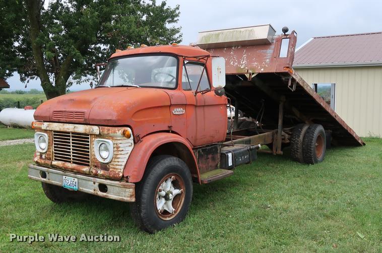 1967 Ford 600 truck - DD1698