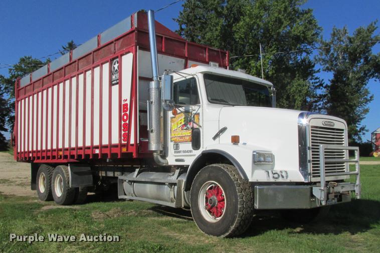 1997 Freightliner FLD112SD silage truck - K6119