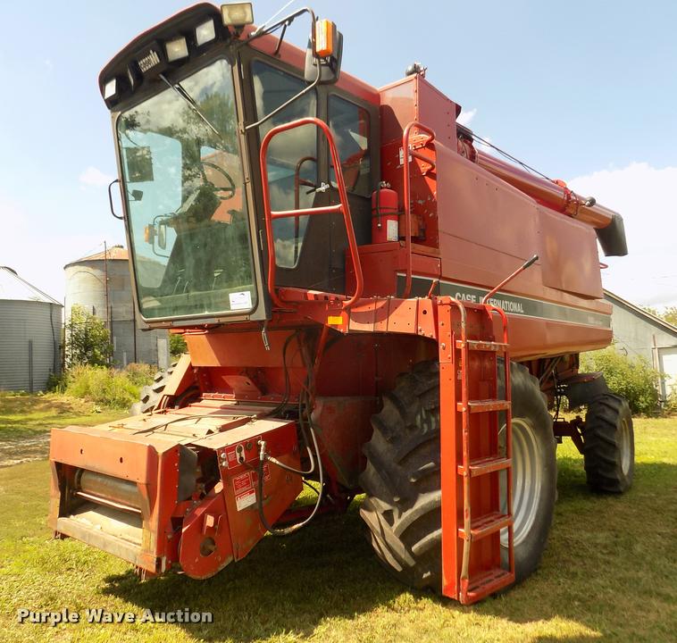 1990 Case IH 1680 Axial Flow combine - DA3074