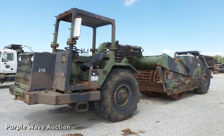 1982 Caterpillar 613B grid roller scraper - DB7417
