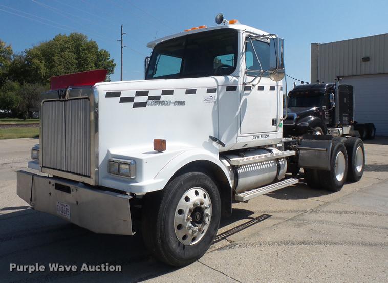 2001 Western Star 4964FX semi truck - DC5290