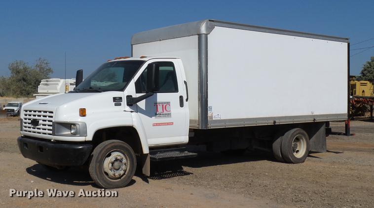2004 Chevrolet C4500 box truck - DB4183