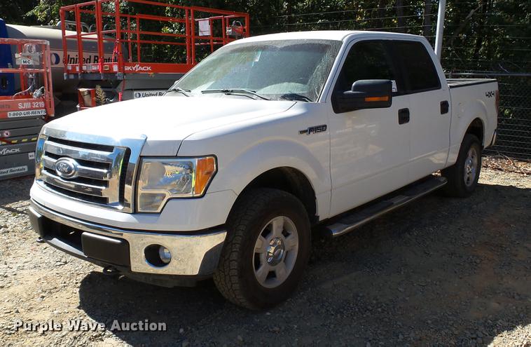 2011 Ford F150 XLT SuperCrew pickup truck - DC2642